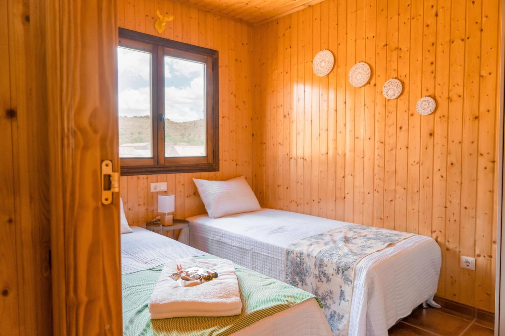 Aldea Los Odres - Cabanas De Madera De 1ª Con Piscina Privada Y Bbq En La Puerta Moratalla  Zimmer foto